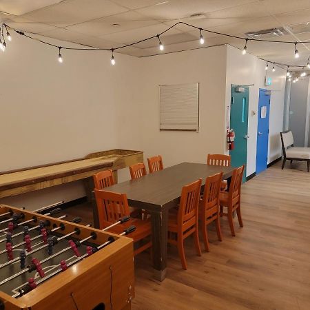 Wicked Hostels - Calgary Luaran gambar