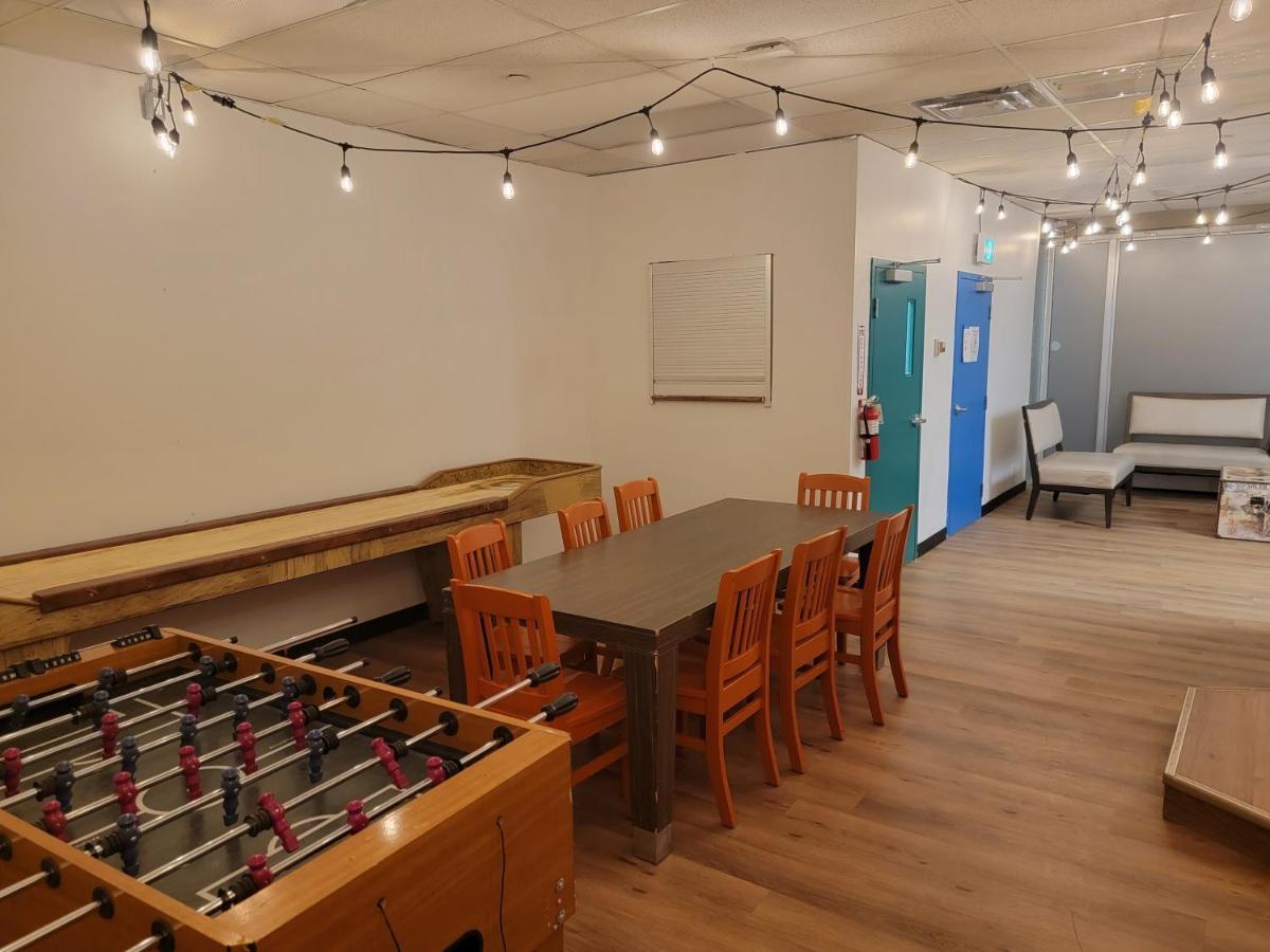 Wicked Hostels - Calgary Luaran gambar