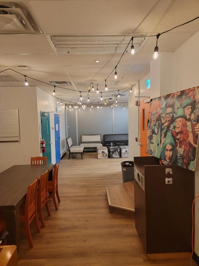 Wicked Hostels - Calgary Luaran gambar