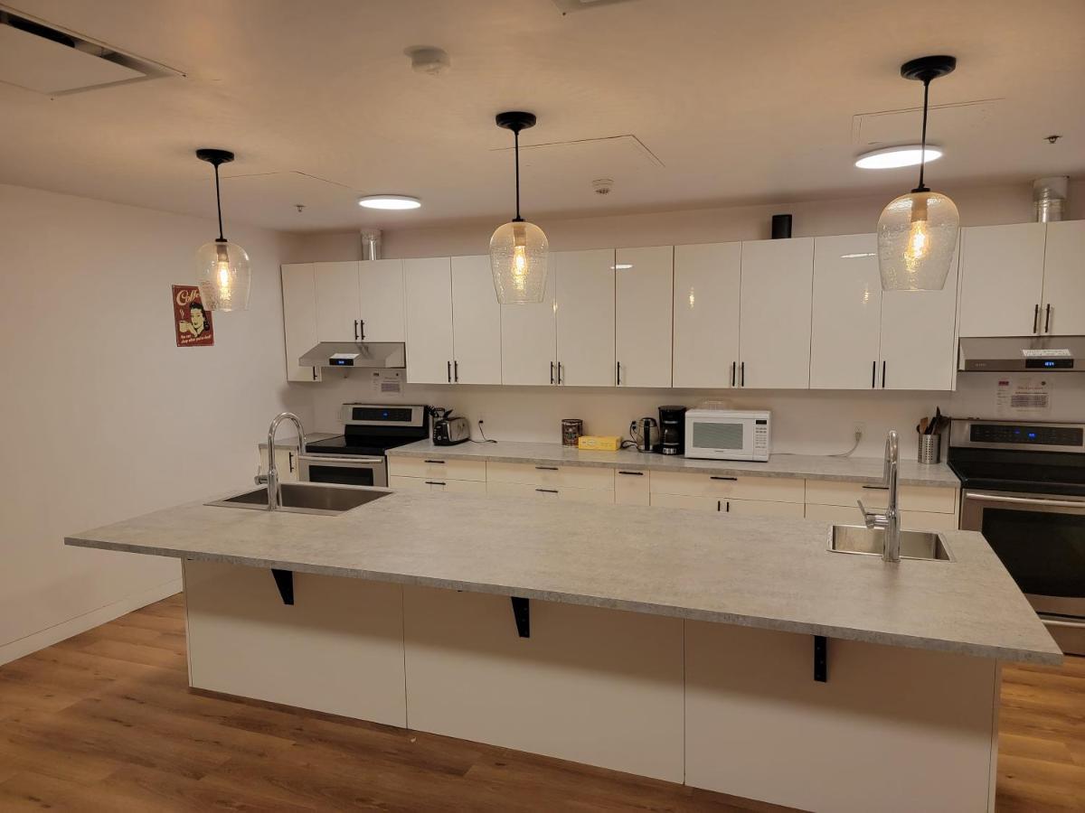 Wicked Hostels - Calgary Luaran gambar